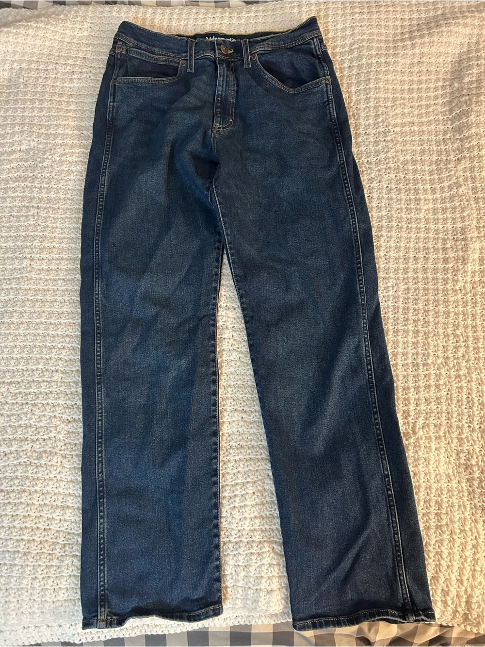 Wrangler Men's Dark Blue Relaxed Fit Jeans